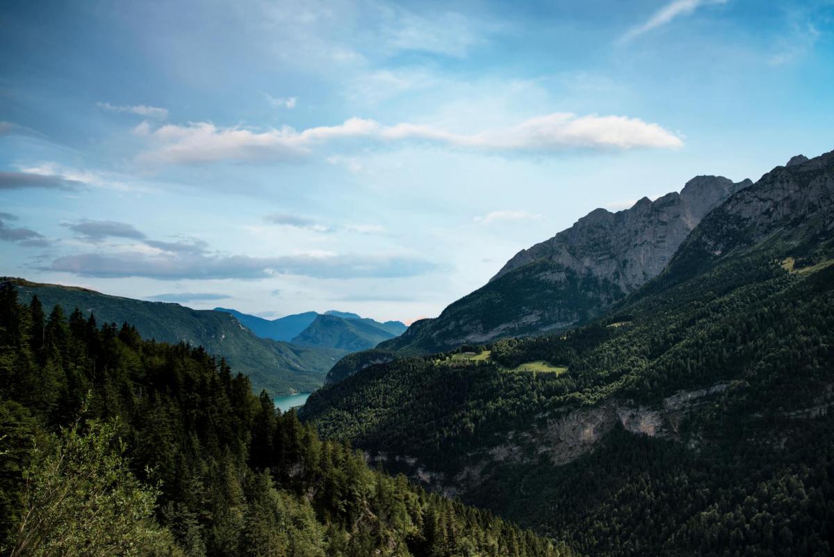 Molveno in estate Paganella Dolomiti